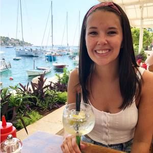 Meet your Posher, Kenzi